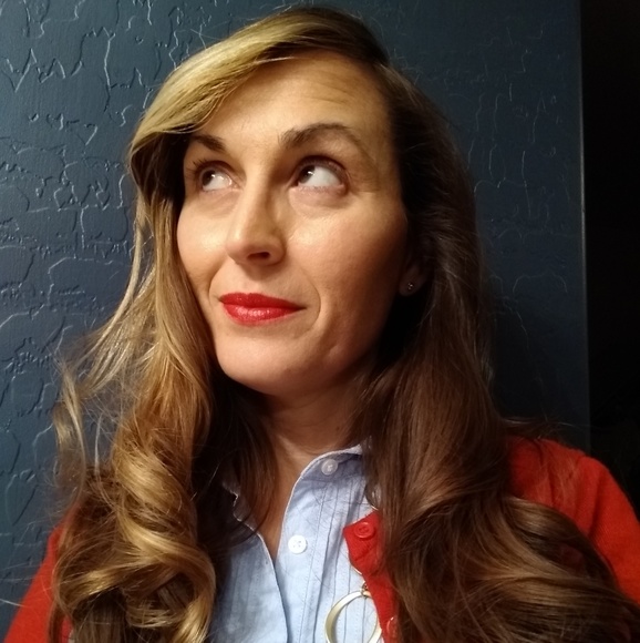 Meet your Posher, Beth - Picture 7 of 7